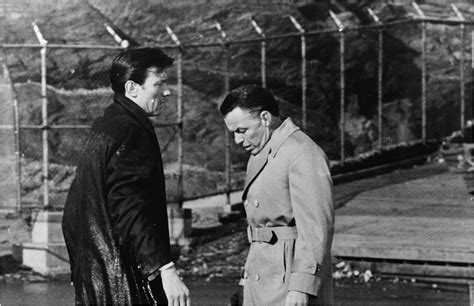 The Manchurian Candidate - A Cold War Thriller Featuring Brainwashing and Political Intrigue!